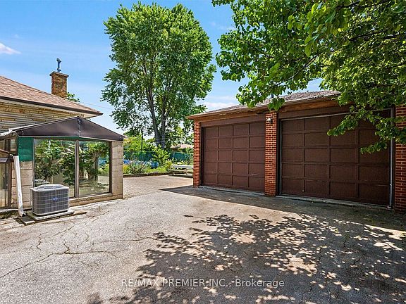 4th image of 7 Mayall Ave
