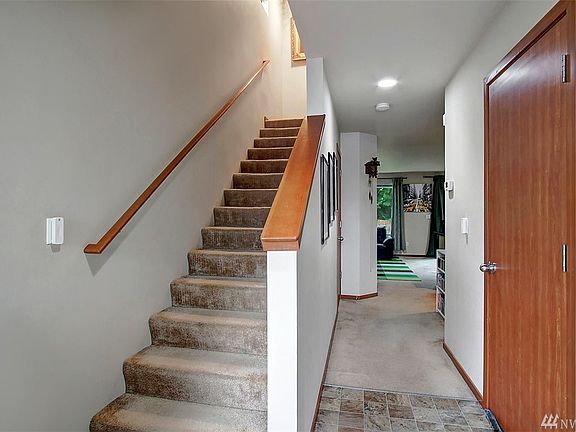 2nd image of 8281 42nd Pl NE