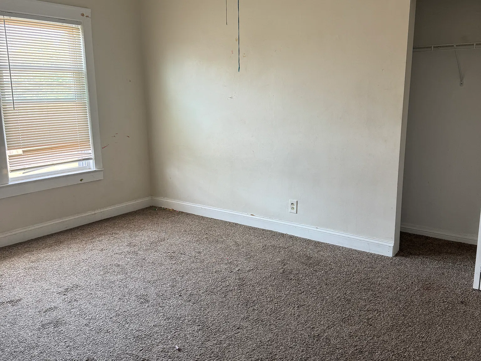 3 bed, 1000 sqft, $1,250 — Photo 2