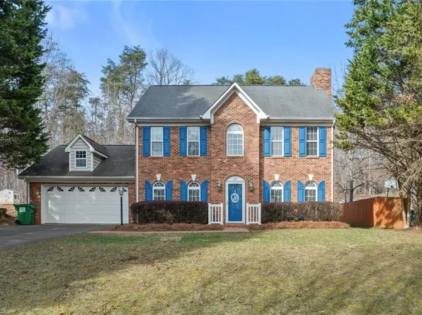 137 Leeds Ln, King, NC 27021