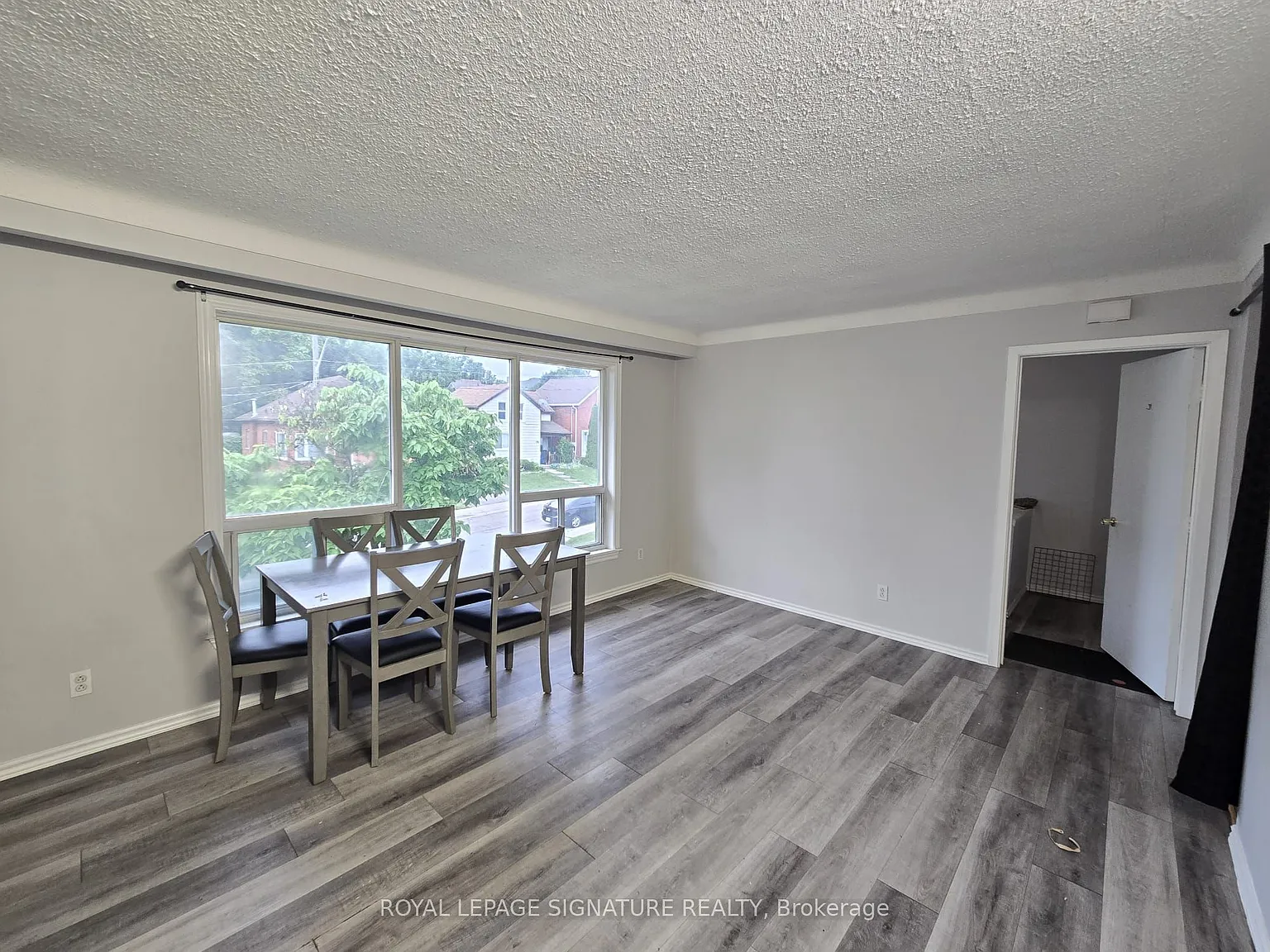 3 bed, $1,799 — Photo 2