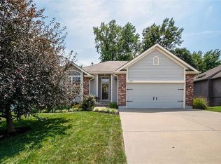 631 NE 99th St, Kansas City, MO 64155