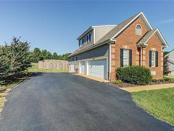 3rd image of 814 Kline Ct
