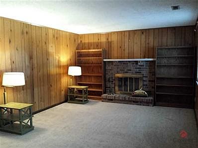 4th image of 4236 Southgate Dr