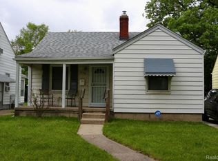 19741 Washtenaw St, Harper Woods, MI 48225