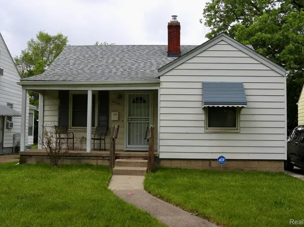 19741 Washtenaw St, Harper Woods, MI 48225