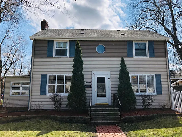 17902 Roy St photo 1