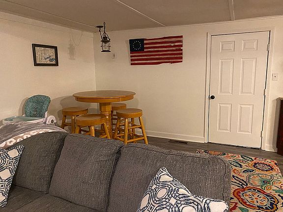 5th image of 180 Salt Cave Dr