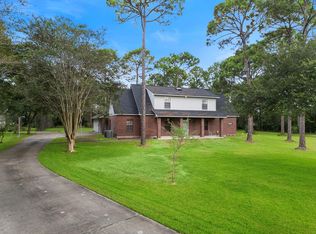 691 County Road 351, Alvin, TX 77511