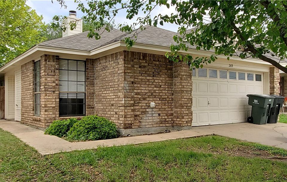 1st image of 2418 Skyline Dr