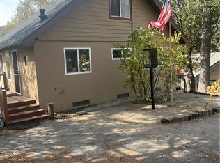 6070 Manzanita Ct, Angelus Oaks, CA 92305