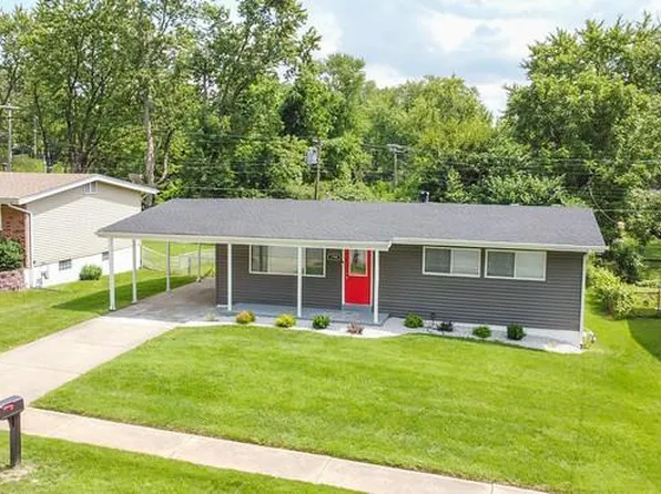 1700 Champlin Dr, Saint Louis, MO 63136