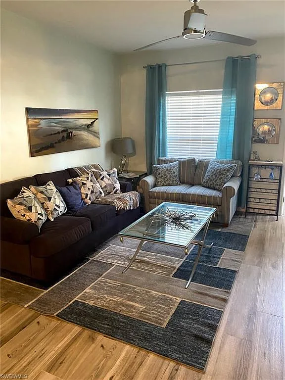 2 bed, 2.5 bath, 1272 sqft, $2,350 — Photo 4