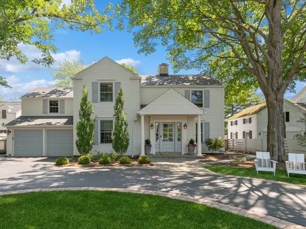323 Locust Rd, Winnetka, IL 60093