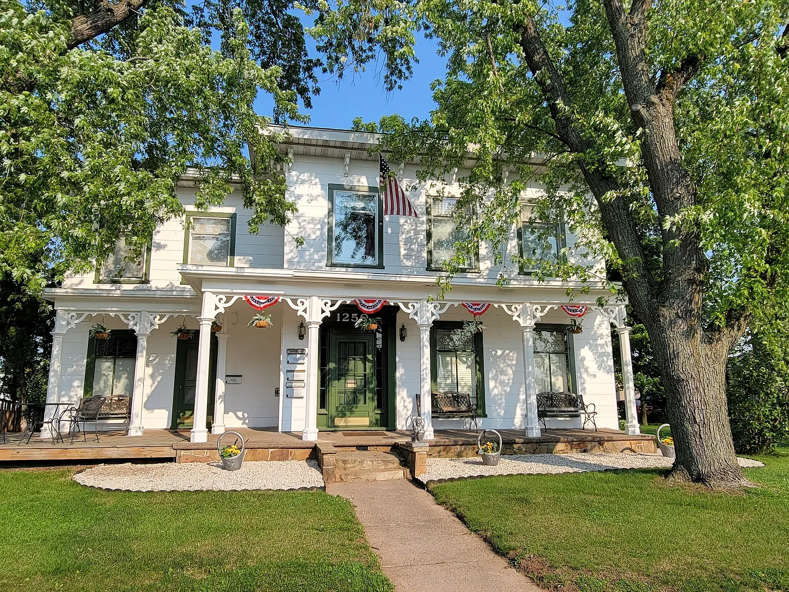 2 bed, $975 — Photo 1
