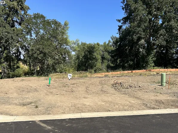 3192 NW Pinehurst Dr #76, McMinnville, OR 97128