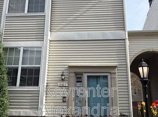 5822 Bridgetown Ct, Burke, VA 22015