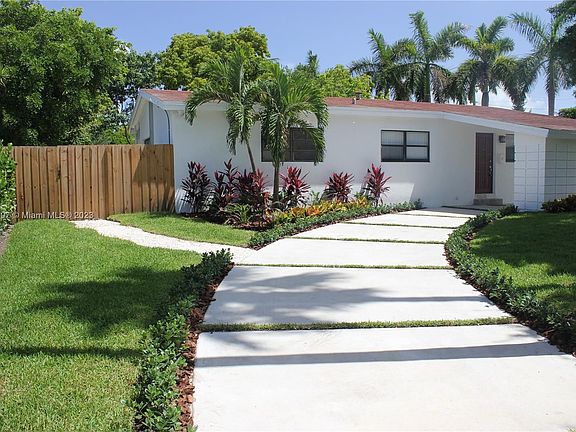 3rd image of 1420 Biarritz Dr