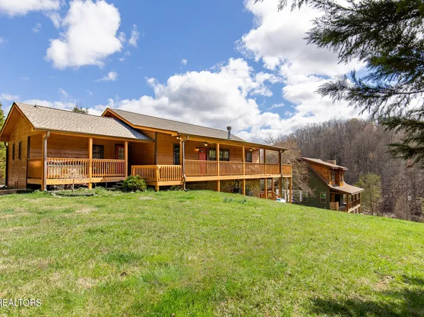 615 Rainbow Rd, Sevierville, TN 37862