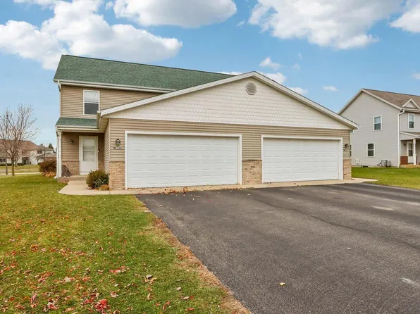 N7735 Maple Ridge ROAD #N7737, Oconomowoc, WI 53066