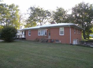 165 3rd St, Big Sandy, TN 38221