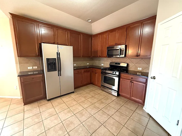 11205 McKinney Springs Dr — Photo 23
