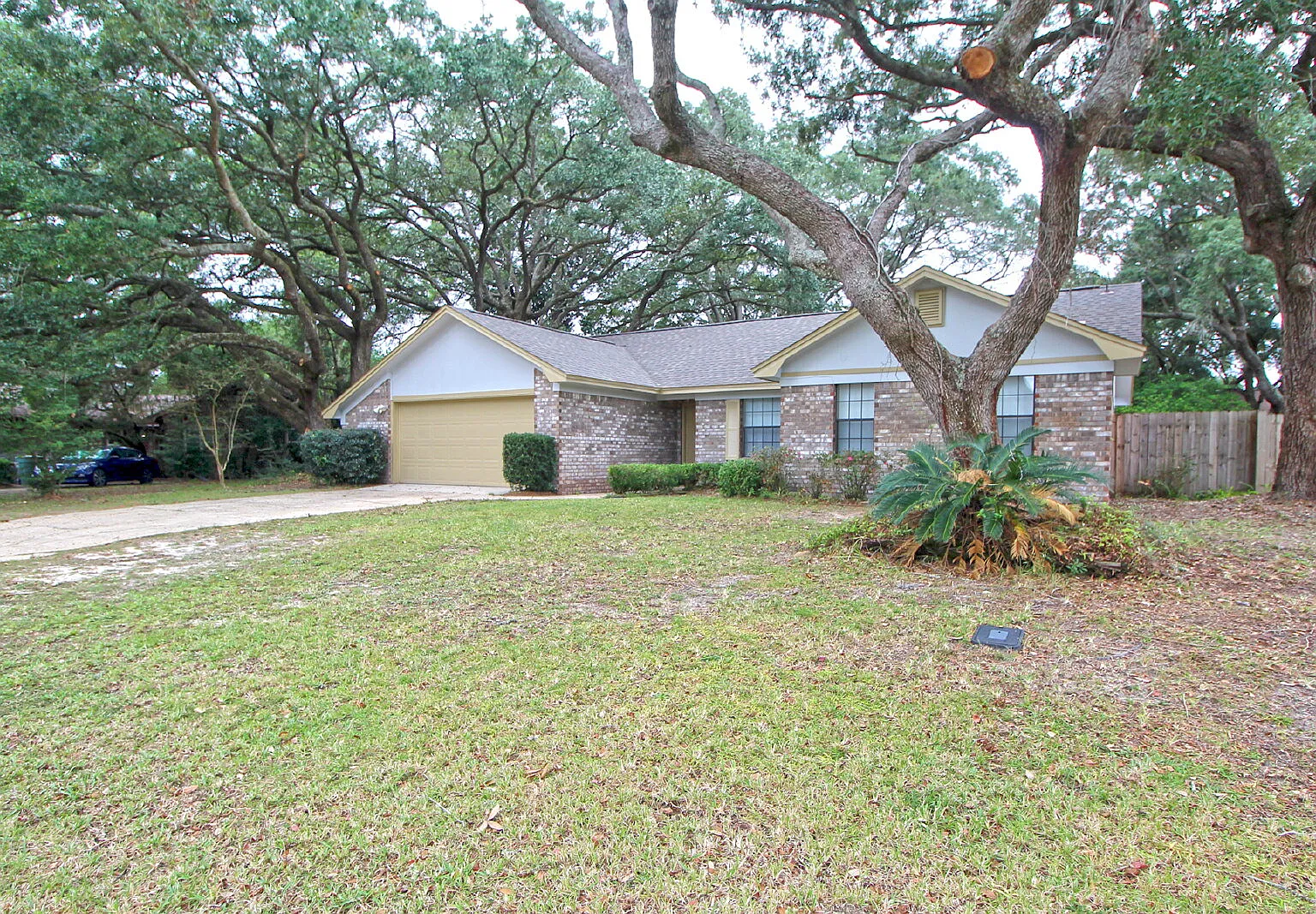 3 bed, 2.0 bath, 1570 sqft, $1,650 — Photo 2