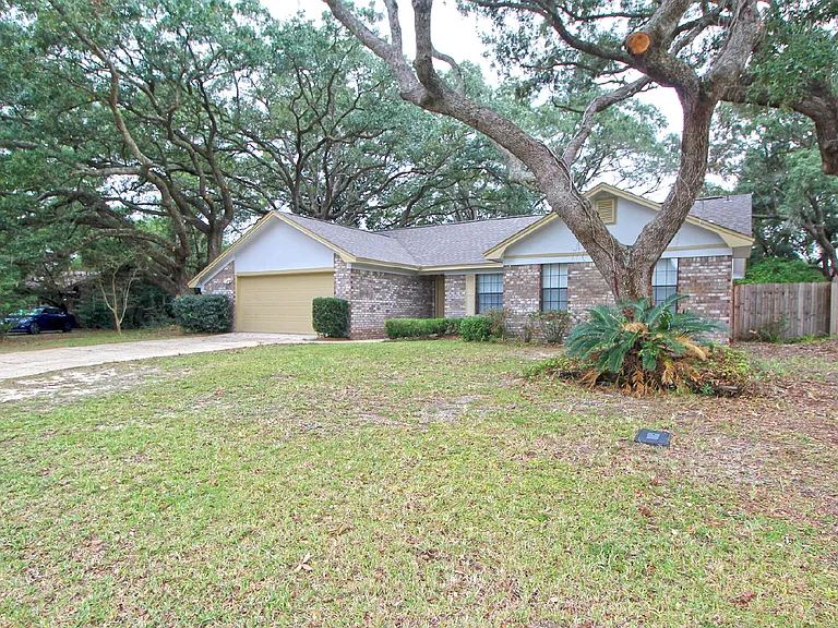 7859 Bay Meadows Dr — Photo 2