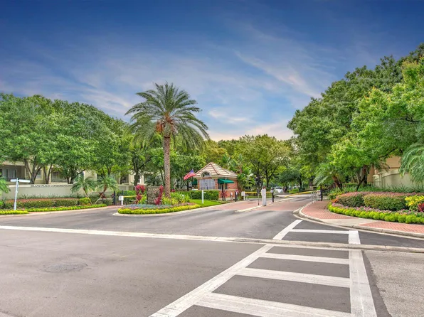 947 Normandy Trace Rd, Tampa, FL 33602