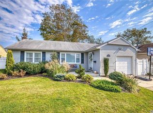 1691 Chapin Ave, Merrick, NY 11566