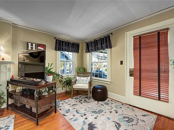 4th image of 17615 Archdale Ave