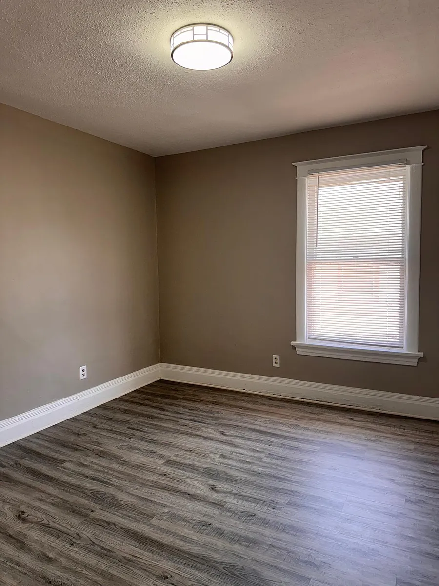 Building Photo - 2212 Street #F