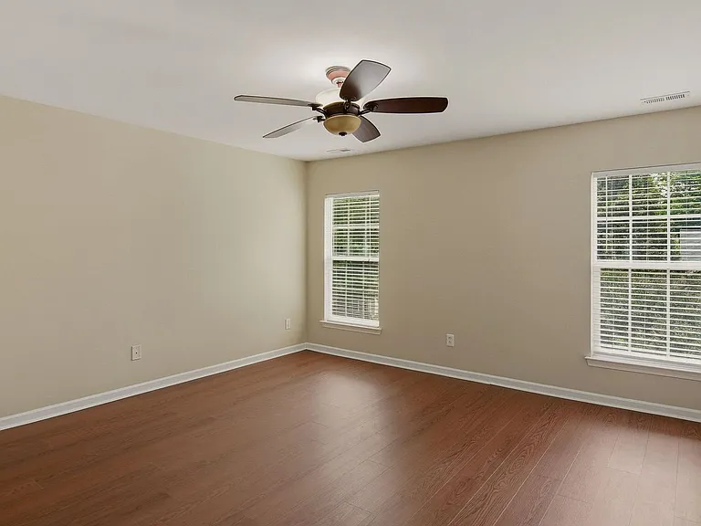 3930 Fountain Village Cir — Photo 14