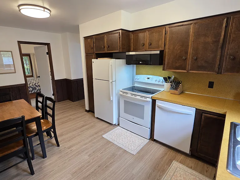 1340 S Shore Dr — Photo 5