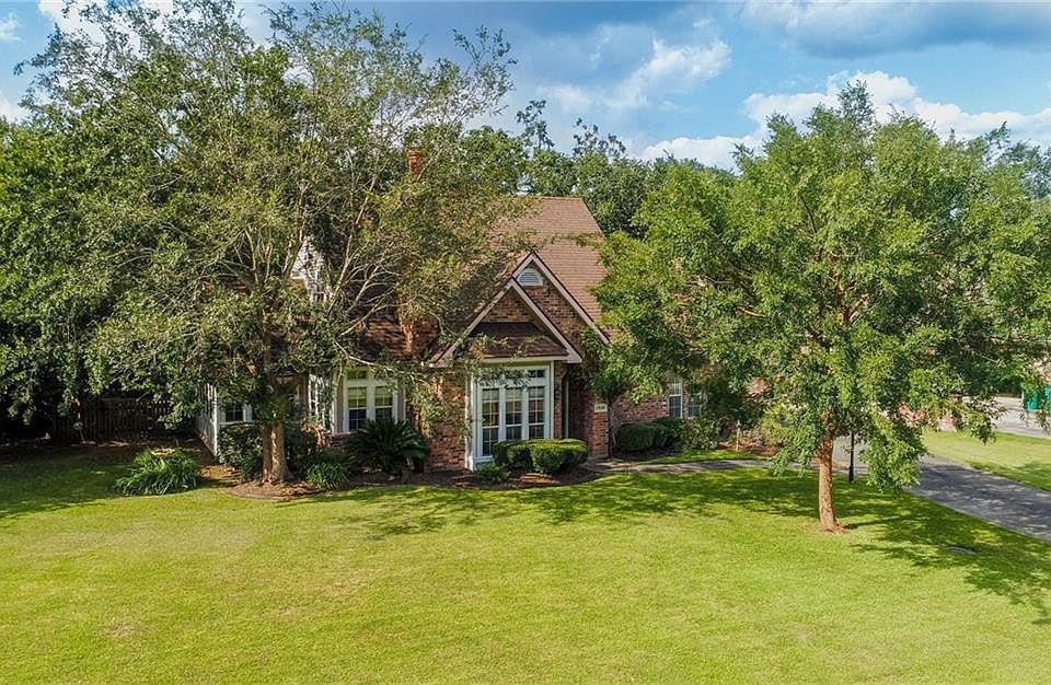 1st image of 1906 Plantation Dr