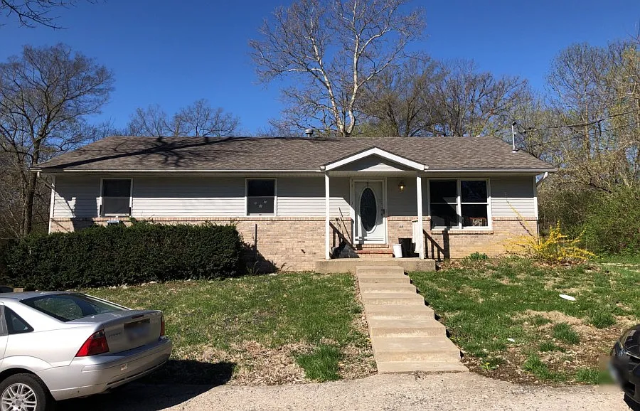 315 Park St photo 1