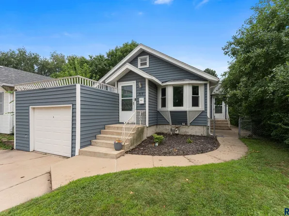 717 S Grange Ave, Sioux Falls, SD 57104