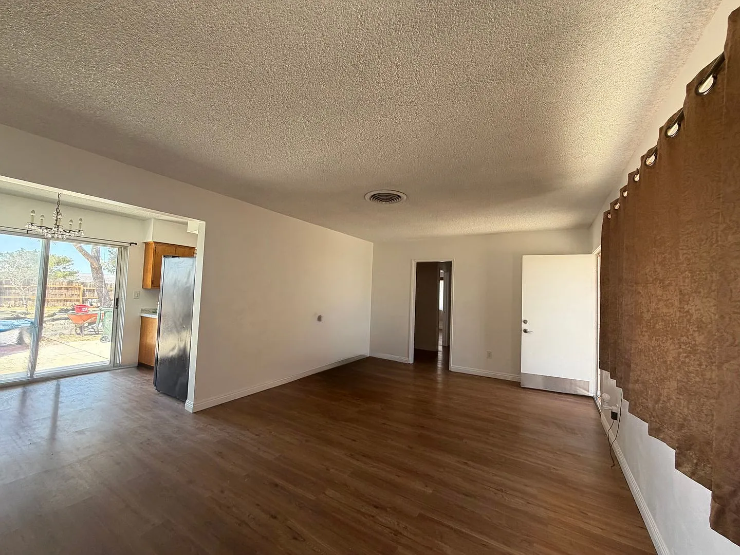 Move In Special!! 1/2 Off 1st Month's Rent Oac (650+ Credit Score) With 1 Year Lease! 3 Bedroom 1... — Photo 4