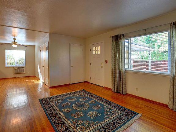 4th image of 5921 Mascot Ave