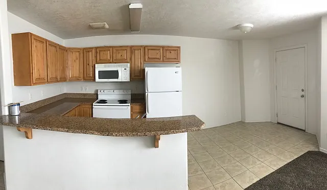 3 bed, 1.5 bath, 1266 sqft, $1,250 — Photo 4