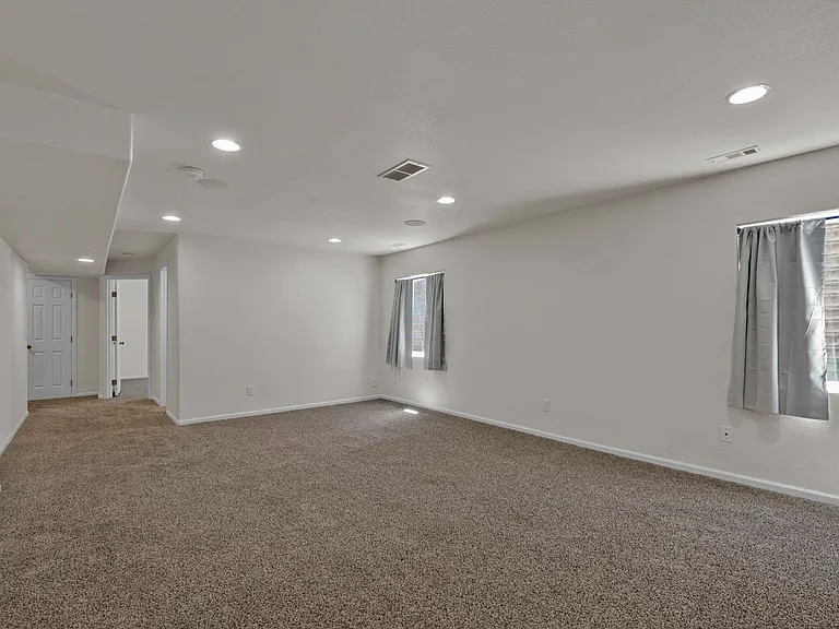 8265 Hardwood Cir — Photo 40