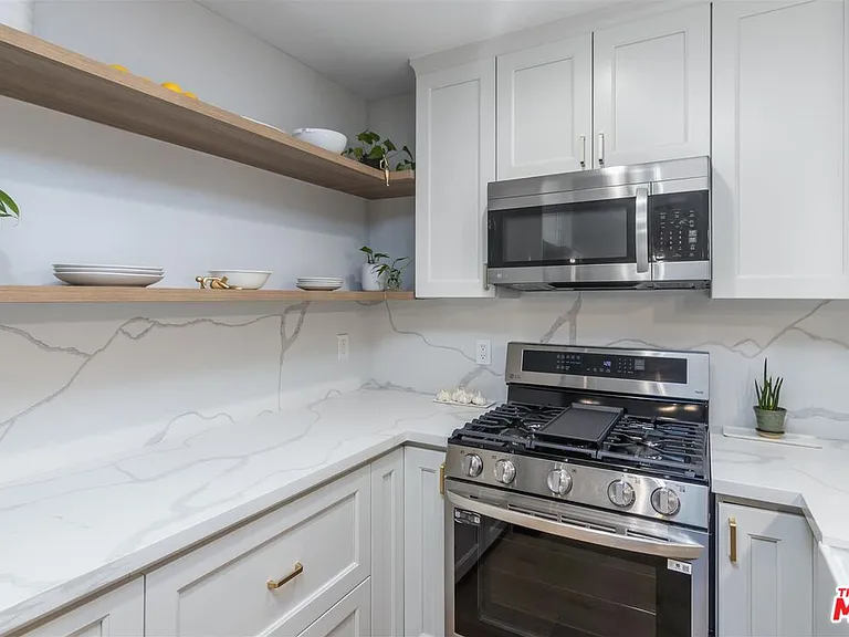 9005 Cynthia St #214 — Photo 24