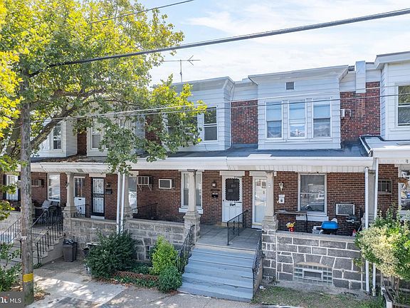 3rd image of 4314 Devereaux Ave