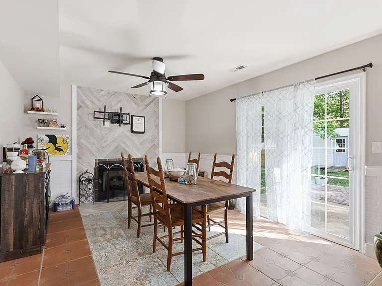 10106 S Fulton Dr — Photo 6