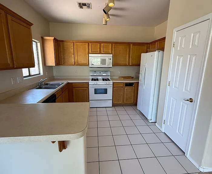 3527 E Drexel Manor Stra — Photo 6