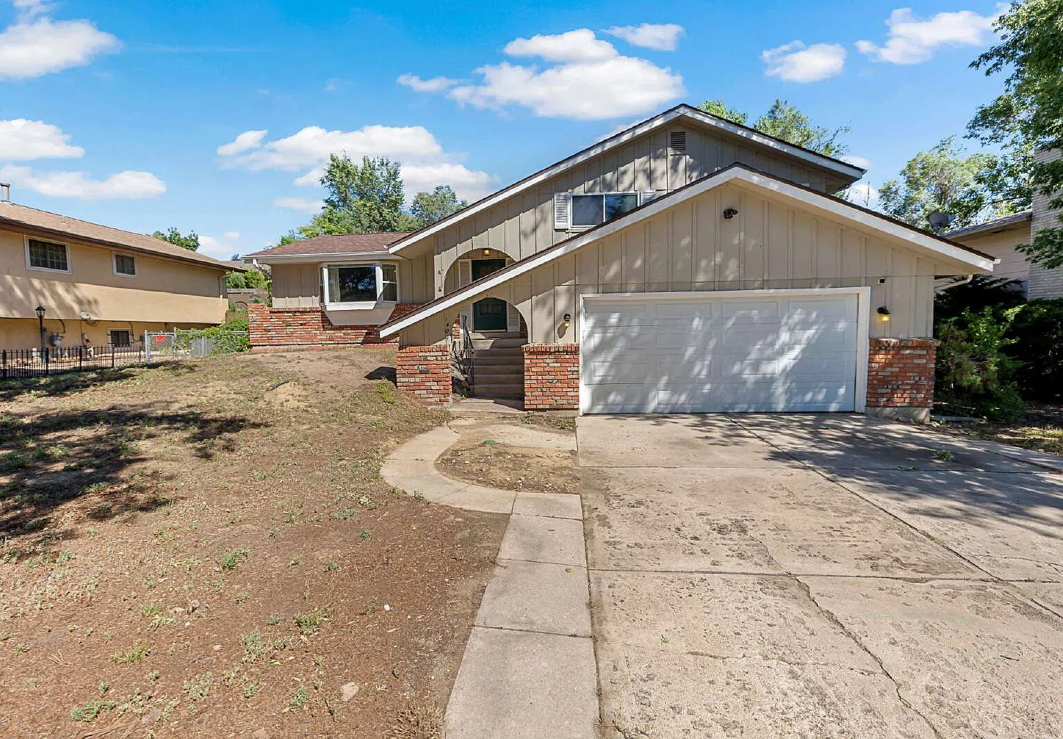 4 bed, 3.0 bath, 2286 sqft, $2,500 — Photo 1