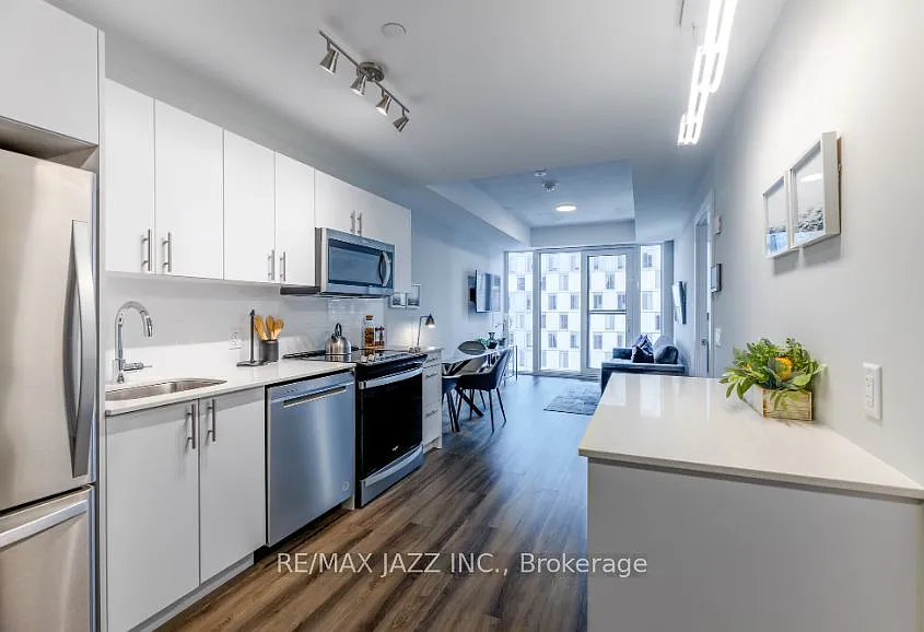 Building Photo - 80 Bond St E #1220