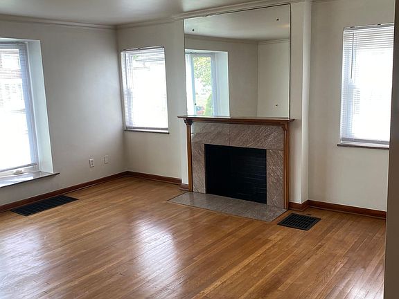 4th image of 1611 Elmwood Ave #B