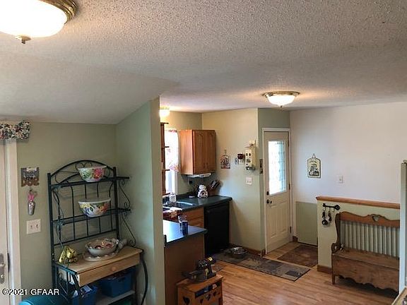 5th image of 414 22nd Ave S