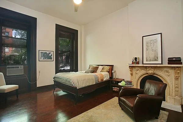 Sold by Manhattan Boutique Real Estate | media 21